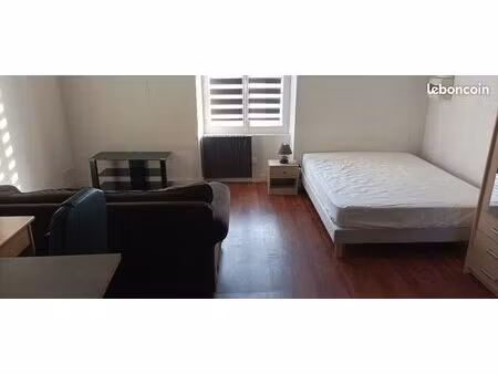 studio meublé  28 m2  pour étudiant(e)