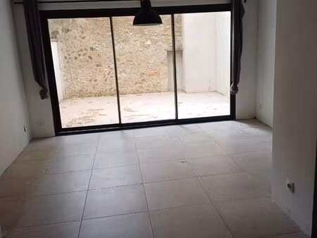 jolie t4 68m2 plus terrasse20 m2 clim theatre antique