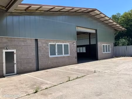 loue local 500m2   accès poids lourd   à 15 minutes de sarreguemines