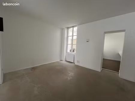 local commercial 42 m² paris