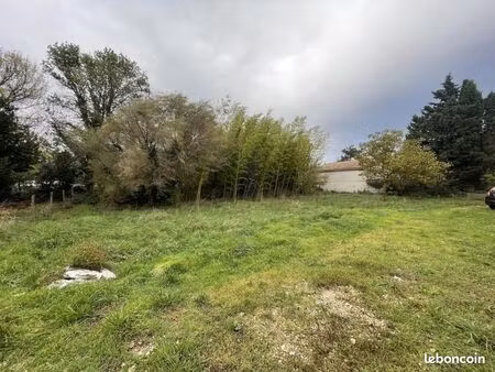 terrain 350 m² aubignan