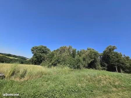 terrain 40000 m² lavit
