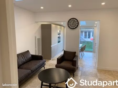 chambre 1 pièce 14 m²