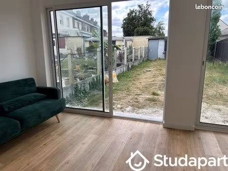 chambre 1 pièce 16 m²