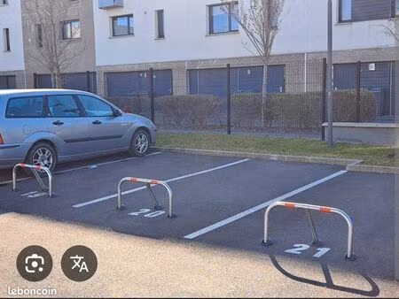 place de parking exterieur