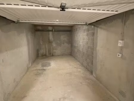 garage avec électricité
