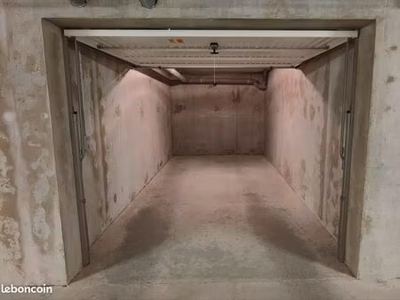 location garage box fermé