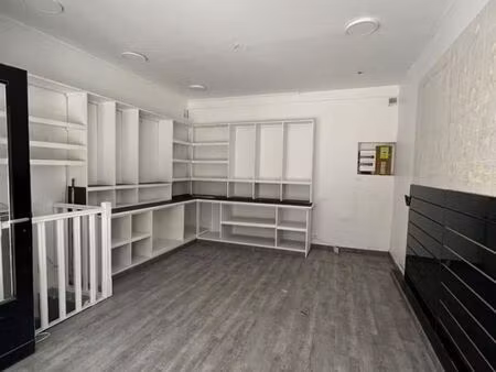 local commercial 44 m²