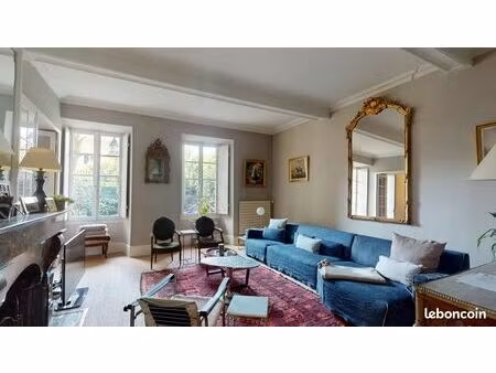 maison 9 pièces 272 m²