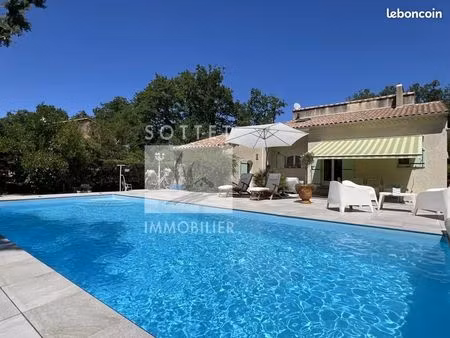 villa 7 pièces 146 m²