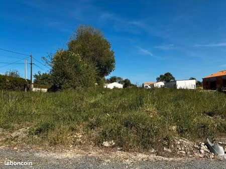 terrain 675 m² commequiers