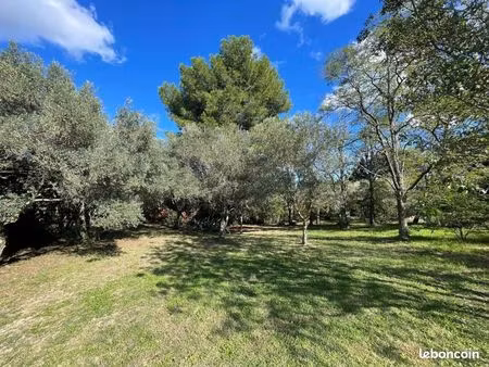 terrain 450 m² saint saturnin les avignon
