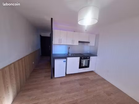 disponible immédiatement studio / t2 cuisine equipée  blacon  espace nuit 160x200cm  eau e
