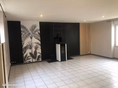 maison 129 m² climatisation jardin clos  dépendances et pièce indépendante de 28 m² à la c