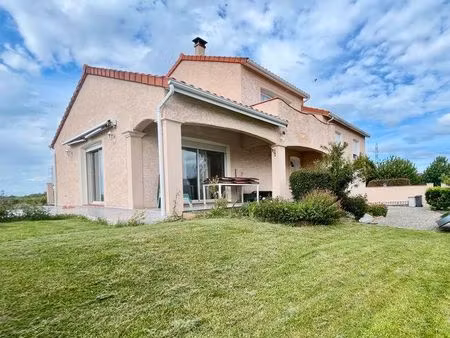 villa 7 pièces 147 m²