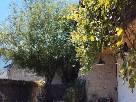 belle maison rénovée au pieds des pyrénées