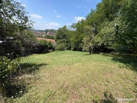 terrain 590m2