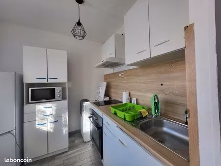 vend studio meublé