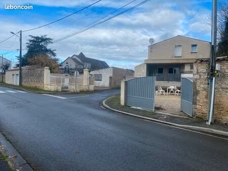 centre nallliers t4 avec cour et garage