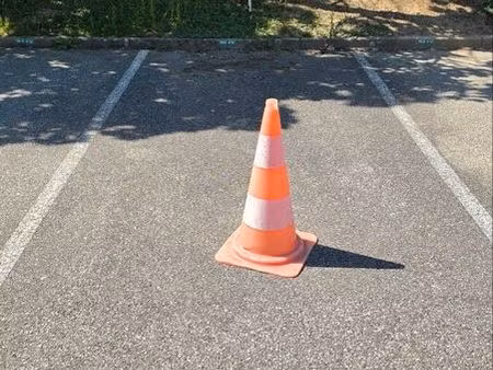 place de parking ferney