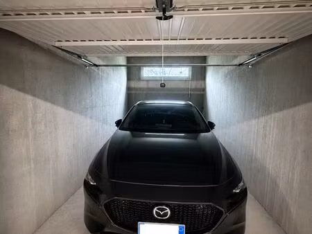 box 16m2 en sous sol sécurisé