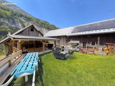 maison 10 pièces 185 m²
