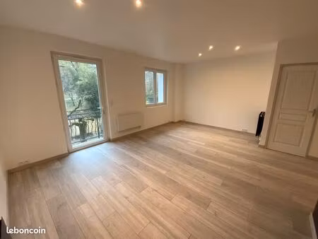 maison de 110 m2 avec jardin  entièrement rénovée en 2024  offrant un cadre de vie idéal p