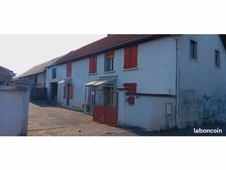 maison corp de ferme