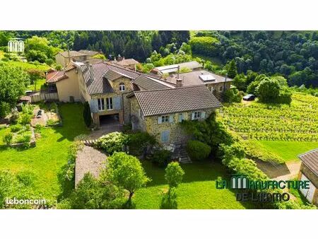 propriété 11 pièces 289 m²