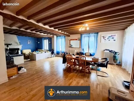 maison 8 pièces 232 m²