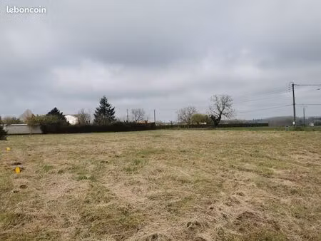 terrain plat viabilisé 800 m2