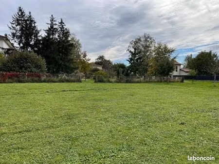 terrain 1 080 m² savigneux