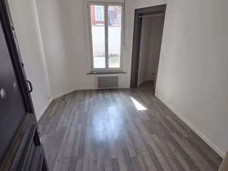 t3 duplex meublé 49m² avec extérieur - roubaix centre