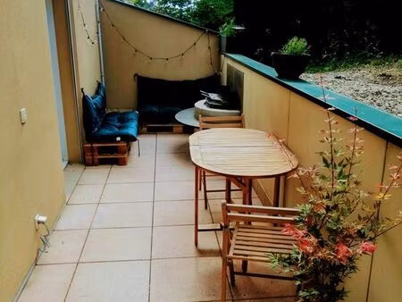 loue bel appartement t3 de 55 m² avec grande terrasse  balcon et garage double