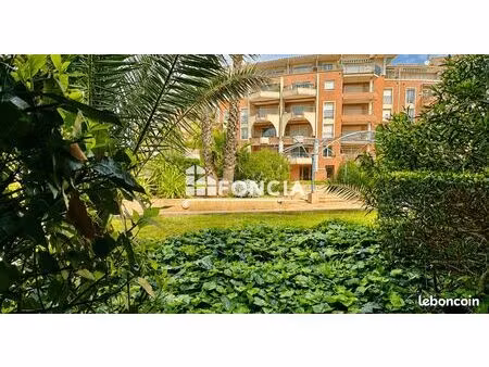 studio port-fréjus 32 m2 - 300m de la mer
