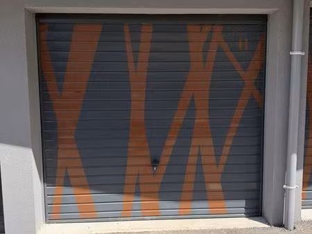 parking/box 15 m² reyrieux