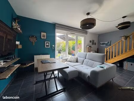 maison semi-mitoyenne t4 récente avec jardin