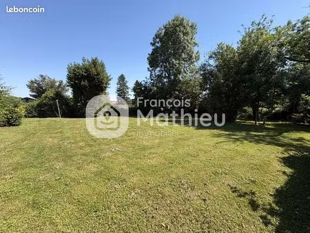 terrain 1677 m² romans