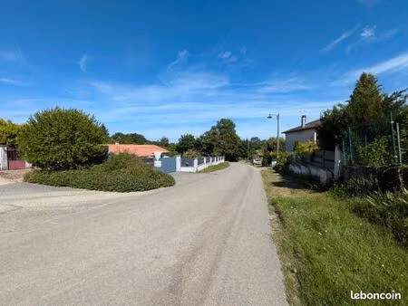 terrain 618 m² saint eloi