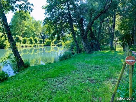 terrain de loisirs non constructible en bord de sèvre