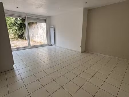 studio 1 pièce 28 m²