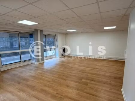 bureau 328 m²