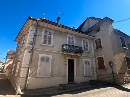 maison de village 7 pièces 198 m²
