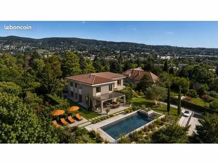propriété 12 pièces 274 m²