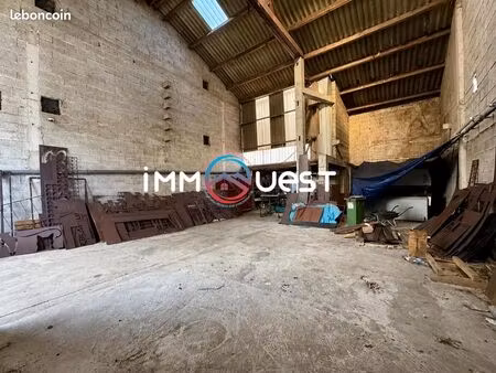 hangar 3 pièces 236 m²