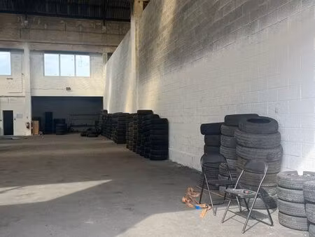 hangar/entrepot
