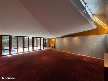 local commercial 300 m²