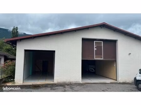 local pour stockage & voiture & meubles