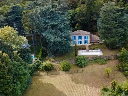 exceptionnel: maison route du mt cindre avec terrain en contrebas
