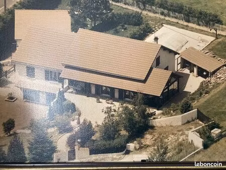 propriété familiale de caractère (150m2) piscine  dépendance  2500m2 terrain arboré...
